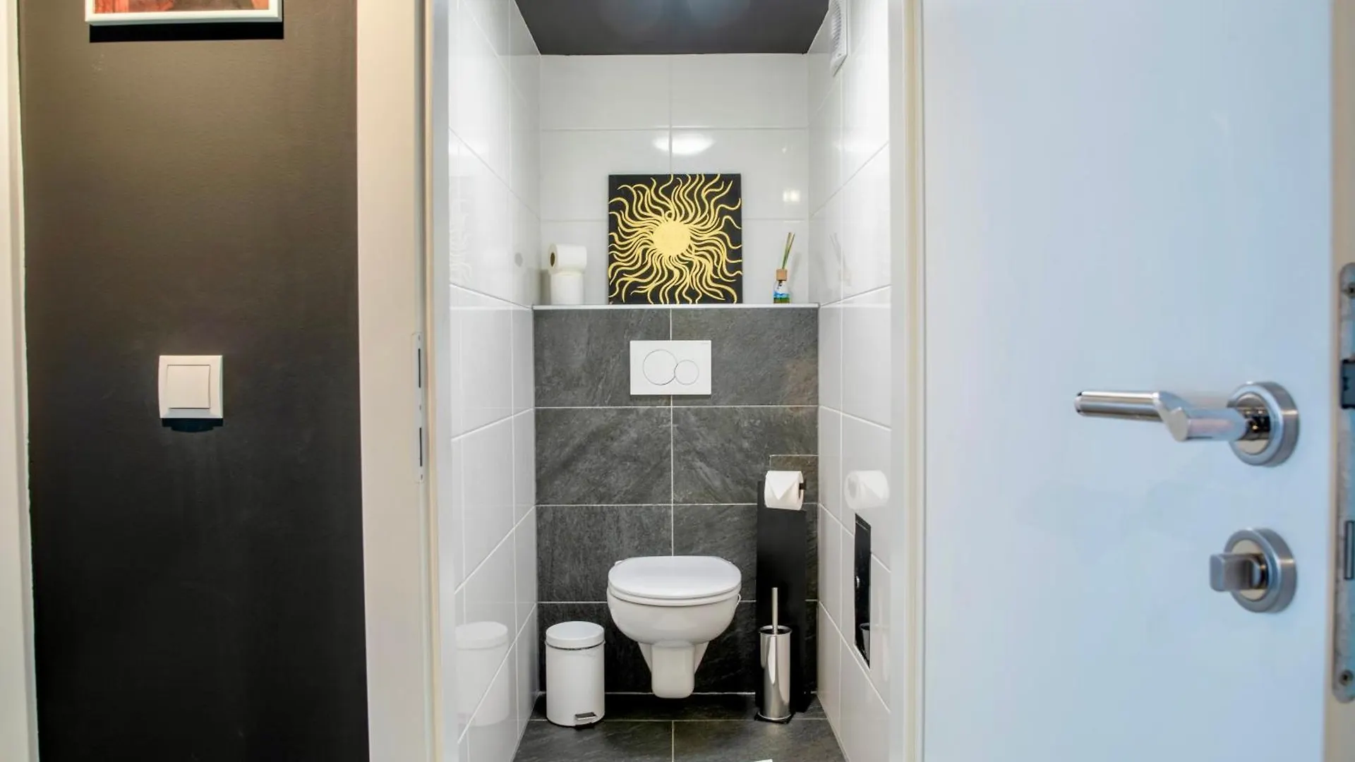 Stylishly Colorful & Central In Wien - Wifi Apartment Vienna