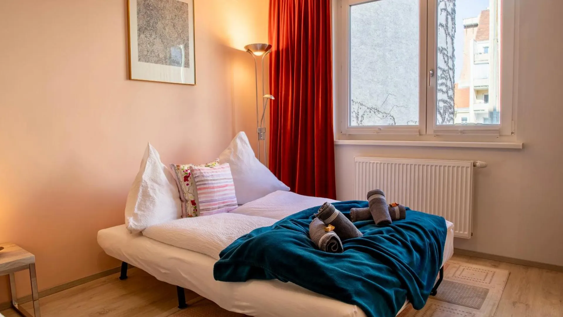 Stylishly Colorful & Central In Wien - Wifi Apartment Vienna